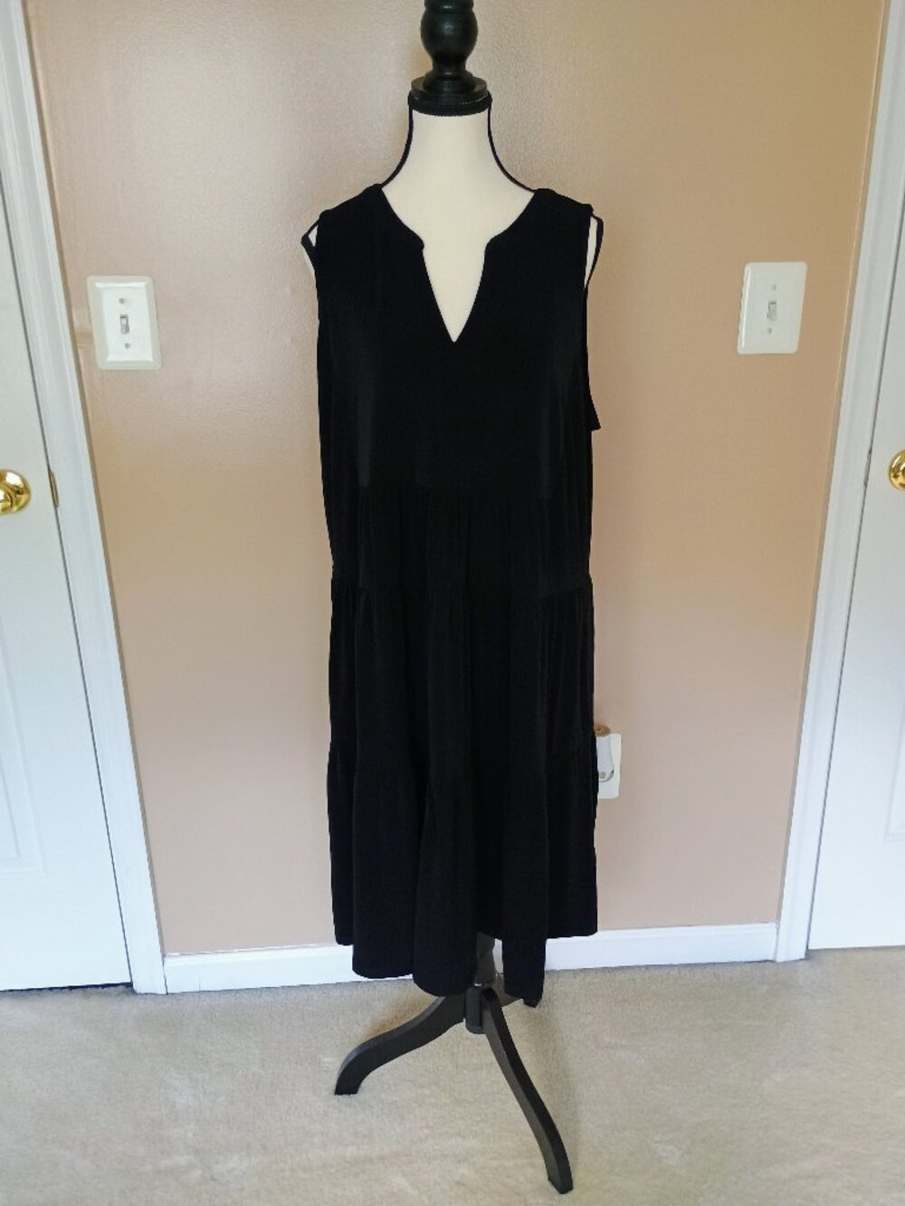 QVC-SUSAN GRAVER LIQUID KNIT SLEEVELESS TIERED BLACK DRESS-SIZE 1X-POLY/SPANDEX